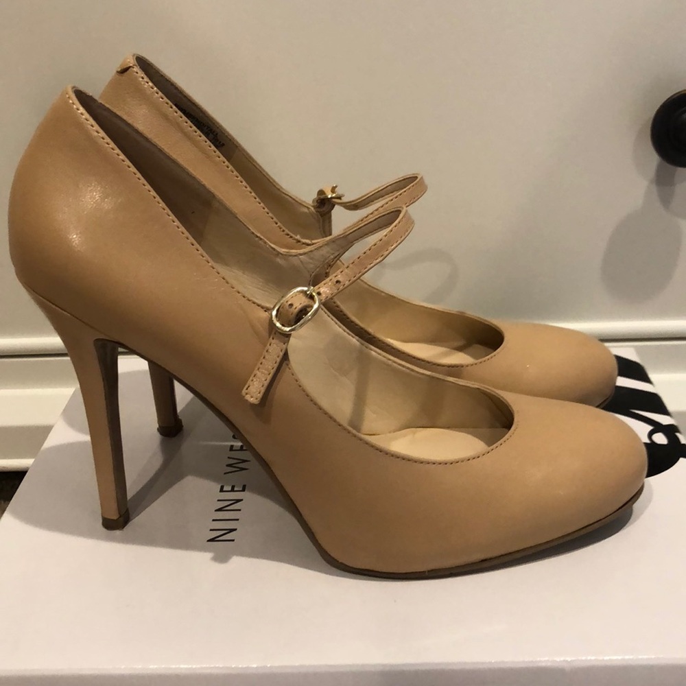 Nine West Mary Jane pumps